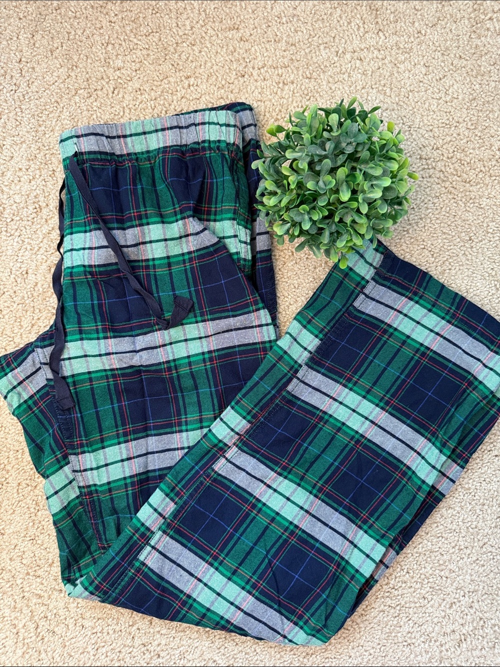 J. Crew Men’s Navy & Green Plaid Lounge pants small